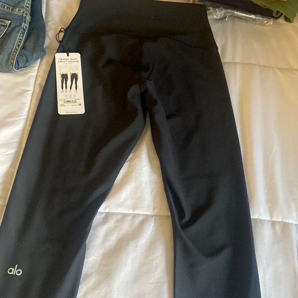 ALO Yoga  7/8 hug was it airlift legging